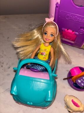 Barbie Club Chelsea Happy Camper Doll Car Set Good condition